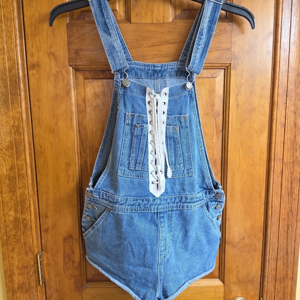 Forever 21 27 Denim Shortalls Womens Blue‎ Lace Up Front Frayed Hem Overalls